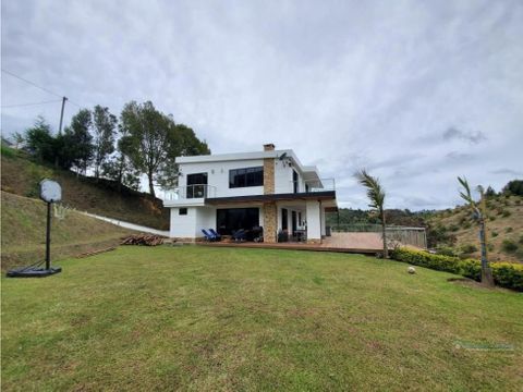 vendo finca ubicada entre rionegro y san vicente