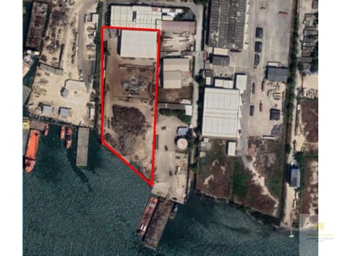 venta lote industrial con muelle en el bosque