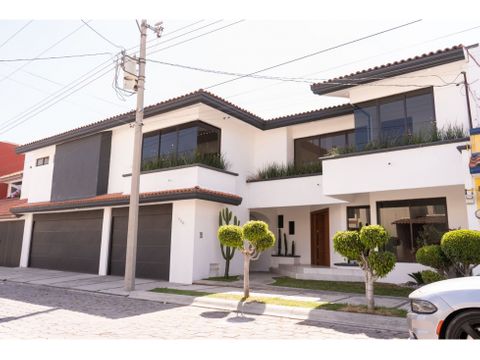 amplia casa en venta zona udlap