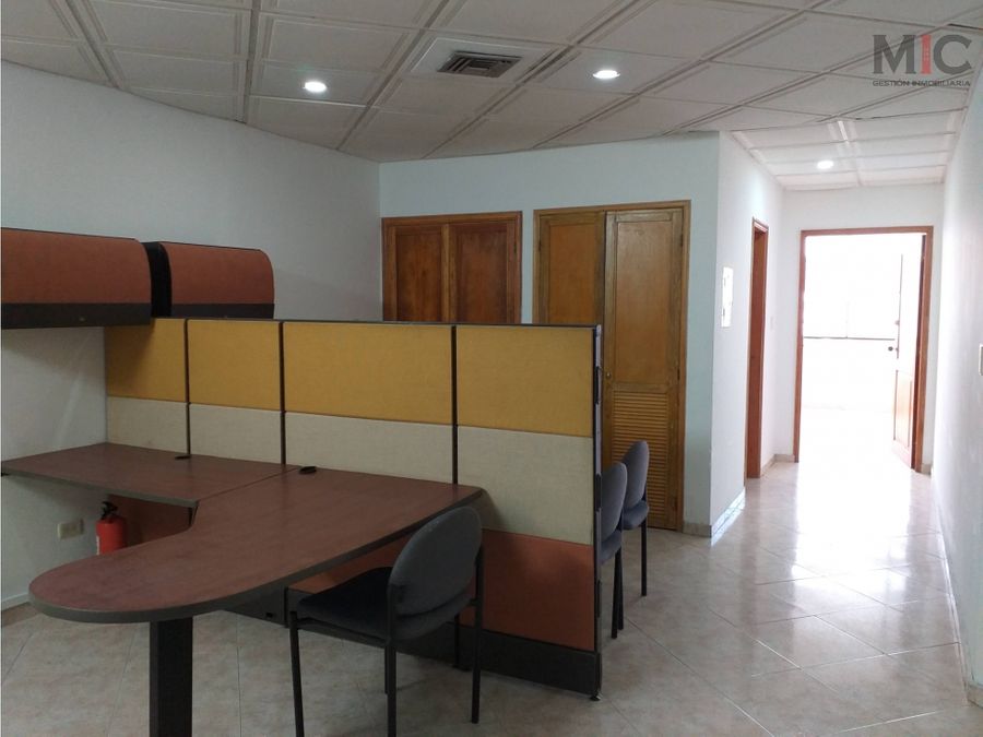 arriendo oficina de 56 m2 en villa country barranquilla