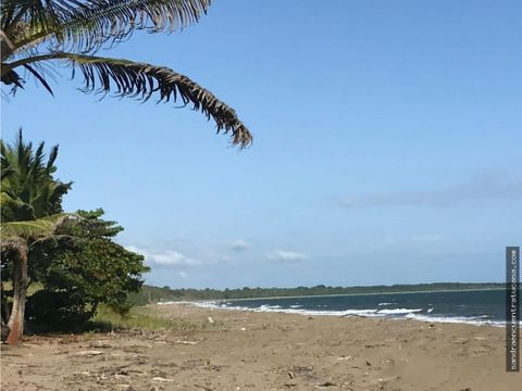 terreno de 122 hectareas con lago y playa en pedasi