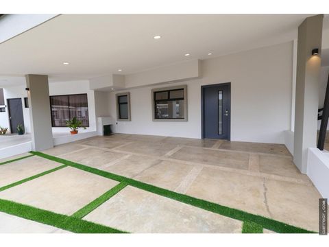 casa de 4 habitaciones en condominio distrito san juan tres rios oc