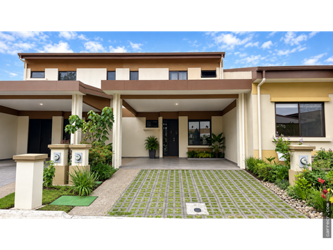 casa con habitacion en primer nivel en condominio la florestaoc
