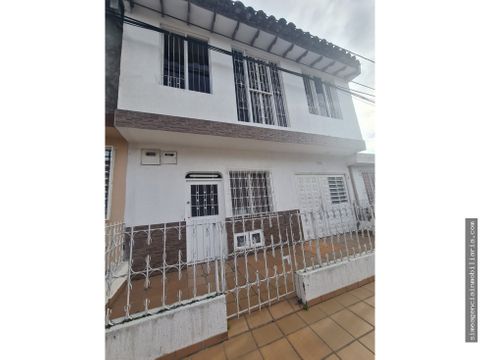 se vende casa bifamiliar en el victoria tulua