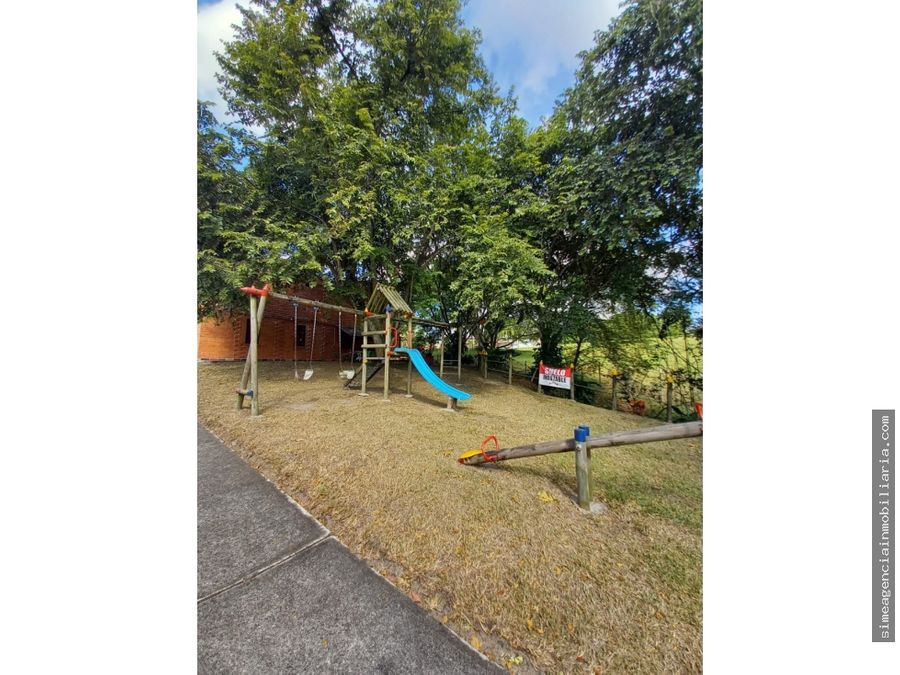 se vende casa unifamiliar en conjunto altos de la colina tulua