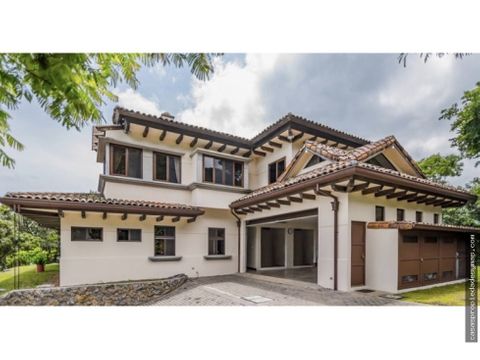 se vende casa de lujo en santa ana