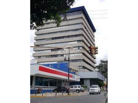 se alquilan oficinas en centro colon