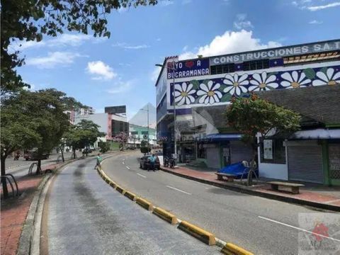 se arrienda o vende local al frente de la rosita