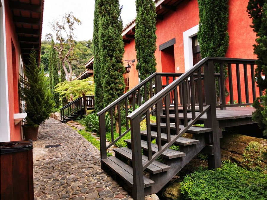 villa de dos niveles en exclusivo condominio en antigua guatemala