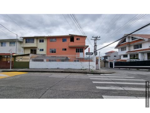 se vende casa centro de cuenca precio 133000 neg