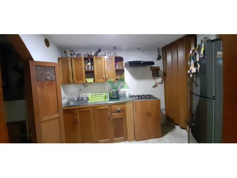 se vende casa en el poblado