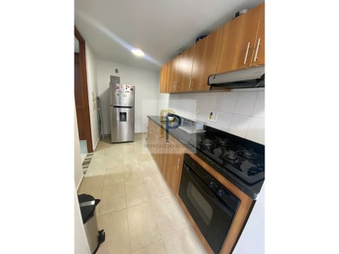 se arrienda apartamento en el poblado