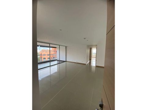 se vende apartamento en el poblado