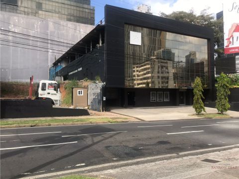 se vende edificio de 3 niveles calle 50