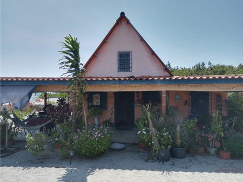 se vende casa punta chame