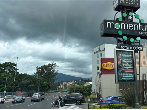 aproveche lote de terreno a la par de momentum pinares 1800 m2