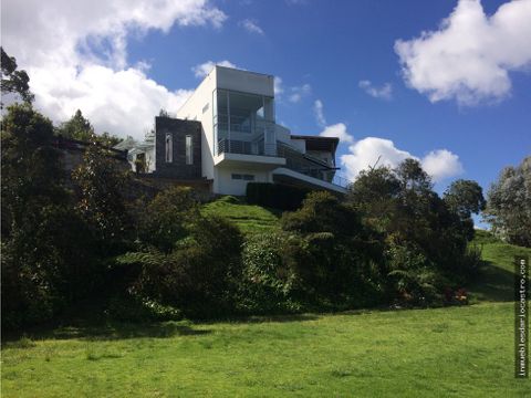 vendo excelente casa en la zona de yerbabonita