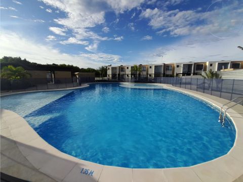 casa con piscina privada y jacuzzi para arriendo o venta ricaurte