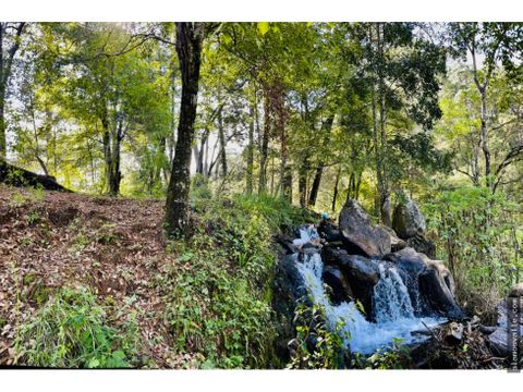 terreno con rio avandaro comunal