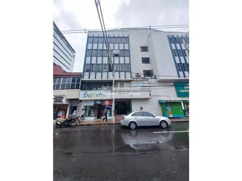 vendo oficina piso 4 con ascensor edificio pomala centro