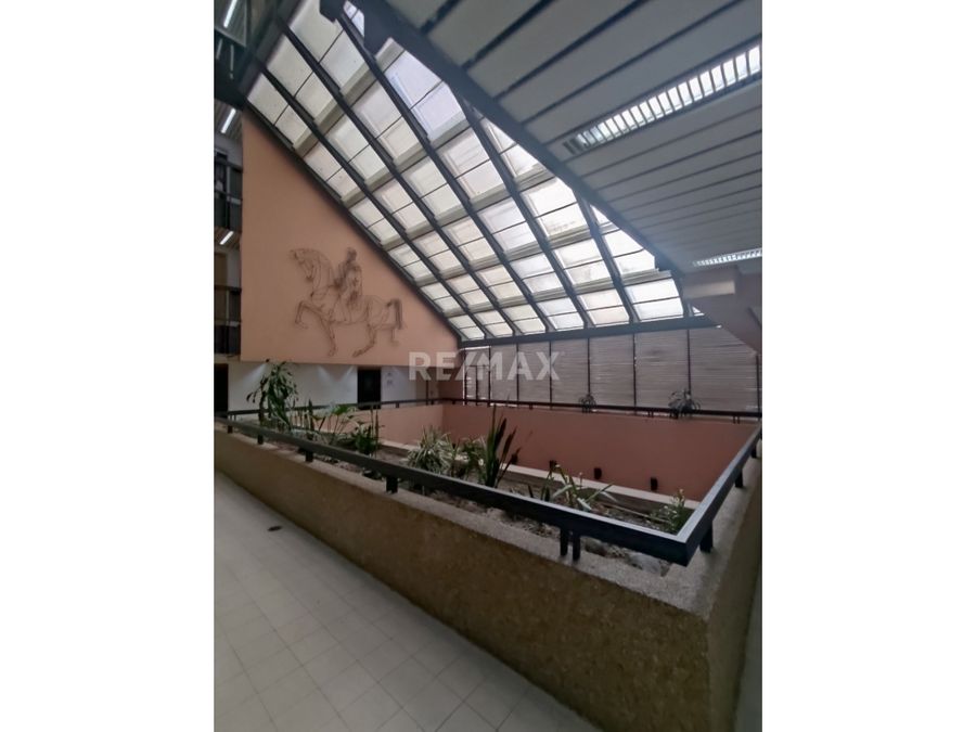 galerias bolivar sabana grande alquilo oficina 80m2 mogo