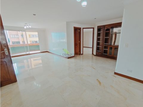 se arrienda apartamento en laureles