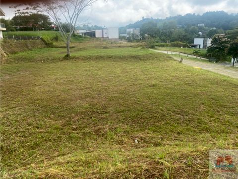 se vende hermoso lote en conjunto cerrado en circasia q colombia