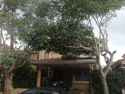 venta de casa en residencial monserrat dos plantas