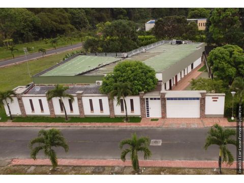 casa campestre con 8 habitaciones 10 banos en acacias meta colombia