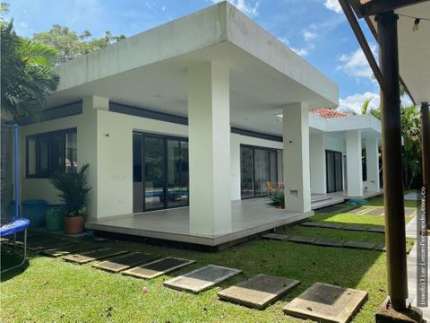 casa campestre exclusiva cerca a villavicencio meta