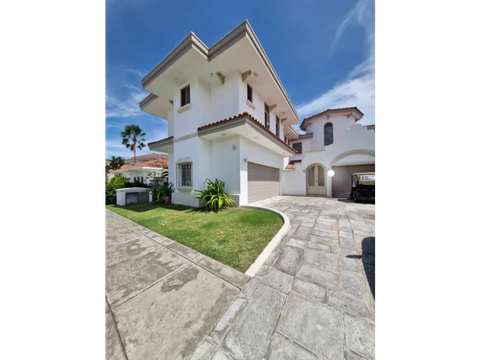 j casas en santa maria fairway estate 650m2 4 recs 2495000