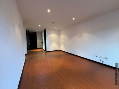 apartamento de dos alcobas cada una con bano interno