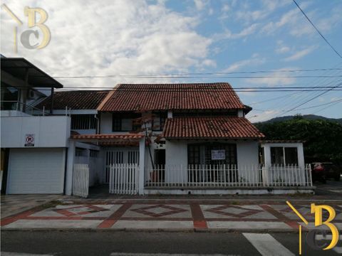 casa esquinera en barrio libertadores