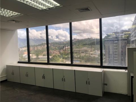 venta de oficina en torre humboldt prados del este baruta