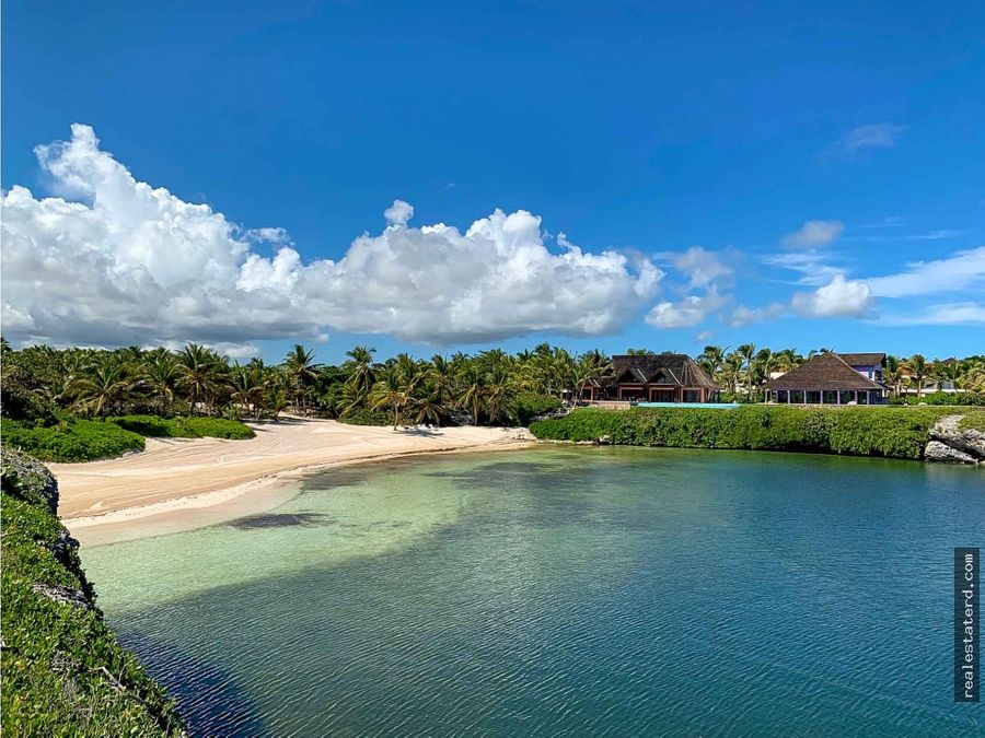 hermosa parcela con vistas al campo de golf y mar caribe en corales