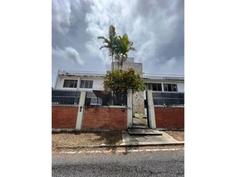 se vende casa 1800 m2 en la urbanizacion terrazas de club hipico