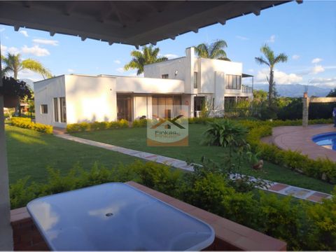 se vende finca chalet en pueblo tapao