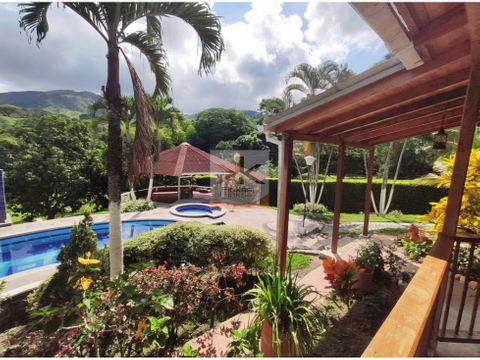 se vende chalet en quebrada nueva valle del cauca