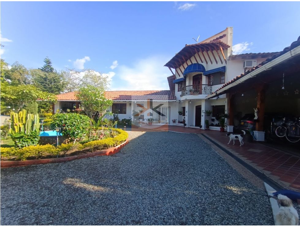 se vende chalet via armenia la tebaida quindio