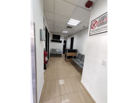 clinica local comercial 160 m2 urb los chaguaramos