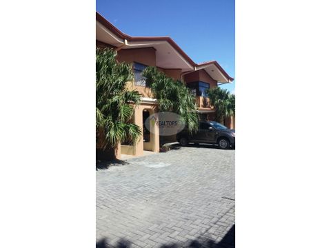 venta de condominio con 4 apartamentos en santa ana