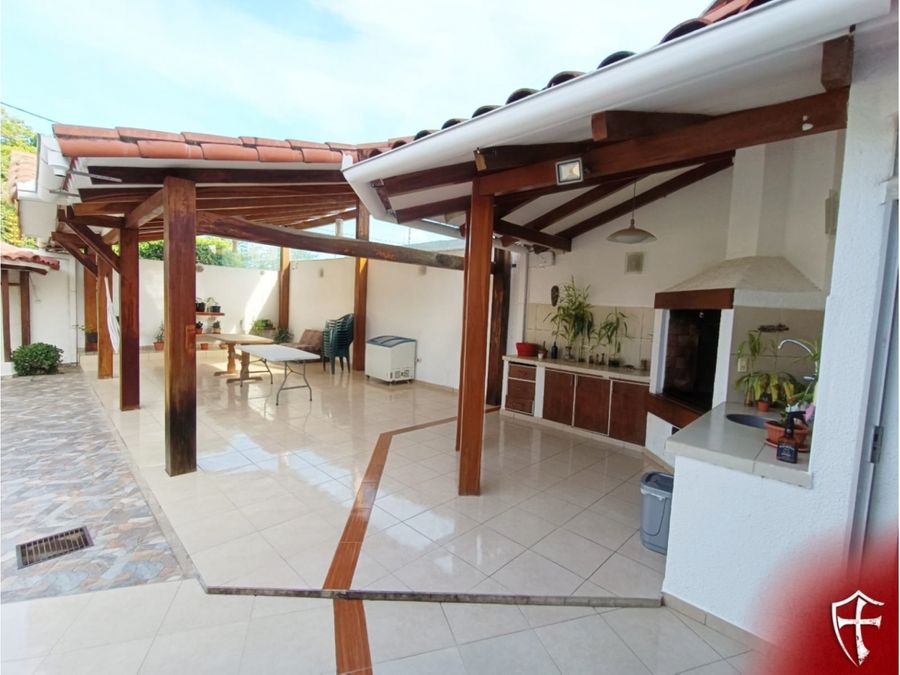 EN VENTA O ANTICRETICO CASA EN EL URUB US 120 000 USD