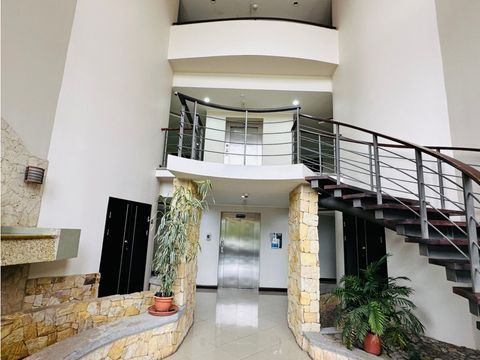 penthouse de 1 planta en avalon country santa ana