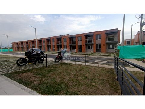 se renta hermosa casa nueva en galicia de 2 niveles