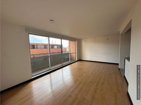 se arrienda apartamento en alamedas