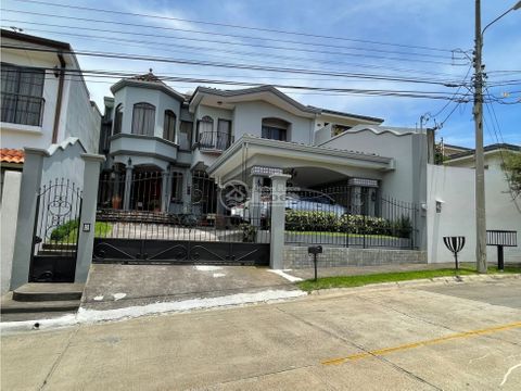 se vende hermosa casa en residencial san pablo de heredia 1945