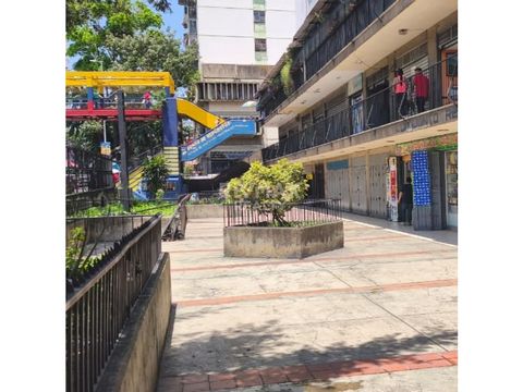 alquiler de local comercial av sucre agua salud 25 98