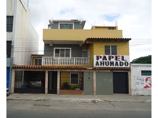 Casa en venta con local en Barquisimeto este