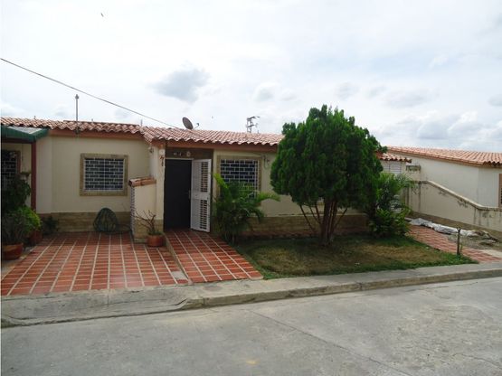 Casa en Villas de Yara , OFERTA