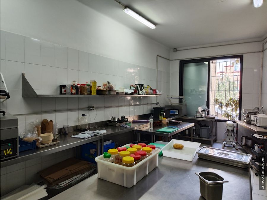 traspaso cocina industrial 3 plantas con take away barcelona